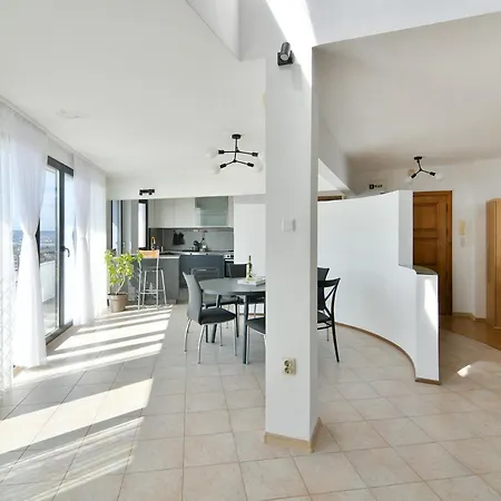 Skyline Grand Penthous Free Parking