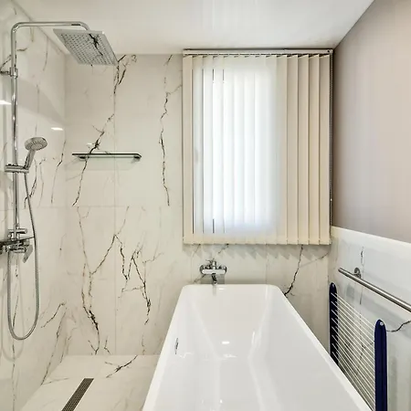 Skyline Grand Penthous Free Parking