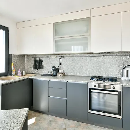 Skyline Grand Penthous Free Parking Varna