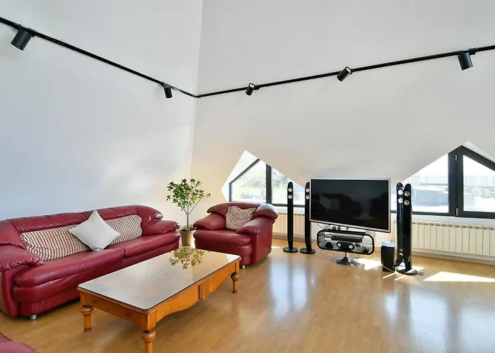 Skyline Grand Penthous Free Parking Apartment