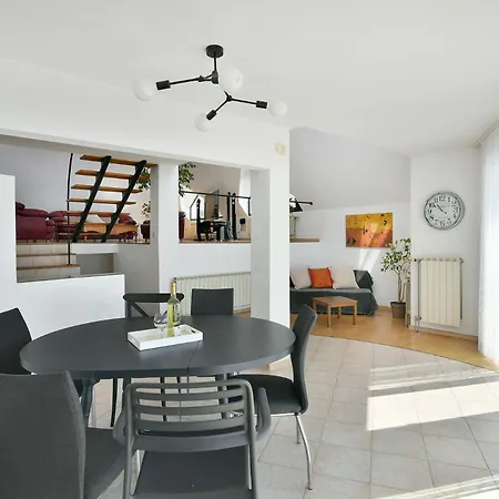 Skyline Grand Penthous Free Parking Varna