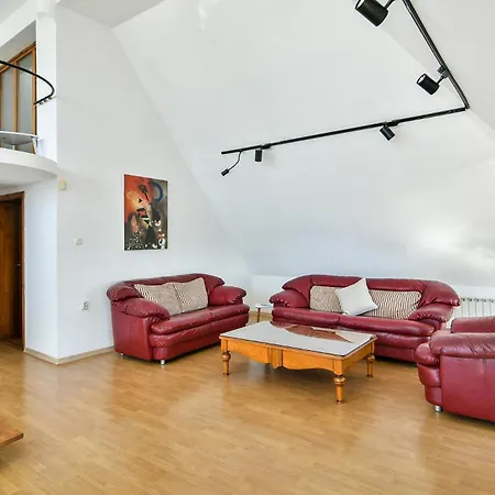 Skyline Grand Penthous Free Parking