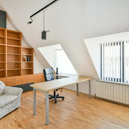 Skyline Grand Penthous Free Parking Apartment