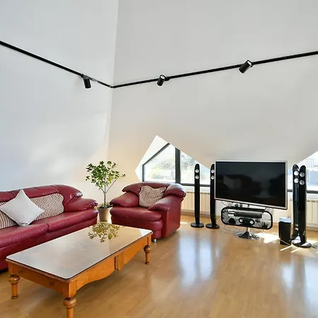 Skyline Grand Penthous Free Parking Apartment