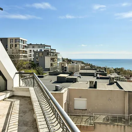 Skyline Grand Penthous Free Parking Apartment