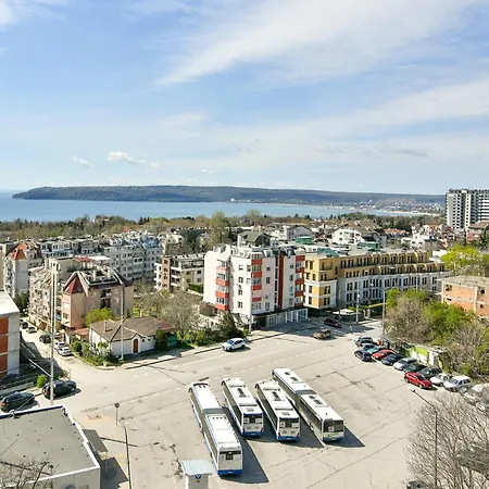 Апартаменти Skyline Grand Penthous Free Parking